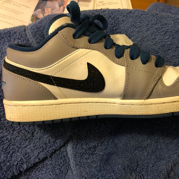 men's air jordan retro 1 low basketball shoes